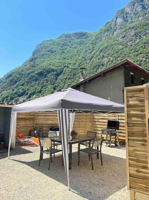 Charmante Maison De Montagne Pour 8 Personnes Livet-et-Gavet Extérieur photo